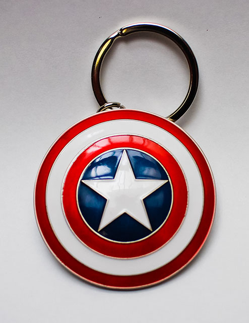 Marvel Comics - kovová kľúčenka Captain America Shield