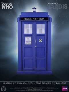 Doctor Who - socha 11th Doctor TARDIS 51 cm