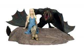 Game of Thrones - soška Daenerys & Drogon 46 x 36 cm