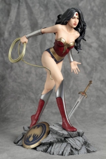 DC Comics Fantasy Figure Gallery - soška Wonder Woman (Luis Royo) 26 cm