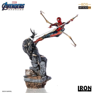 Avengers: Endgame - socha BDS Art Scale Iron Spider vs Outrider 36 cm